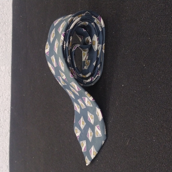 Christian Dior - Picture 2 of 3